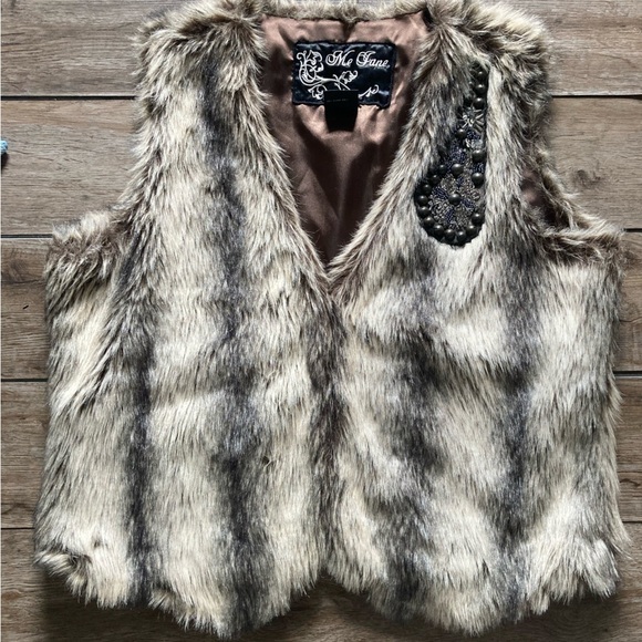 Me Jane Faux Fur Embellished Beaded Vest Size XL - Picture 1 of 10